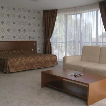 מלון Elegance אסנובגראד