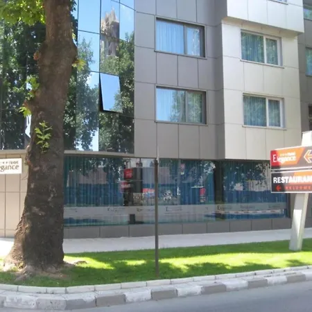 מלון Elegance אסנובגראד