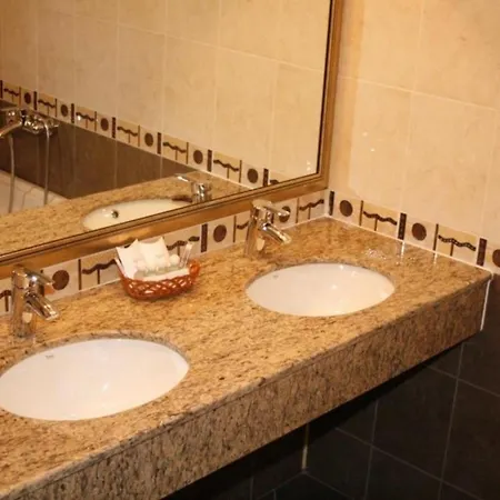 Elegance فندق 3*