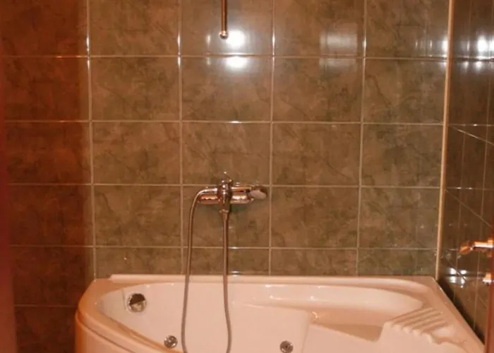 елеганс Хотел